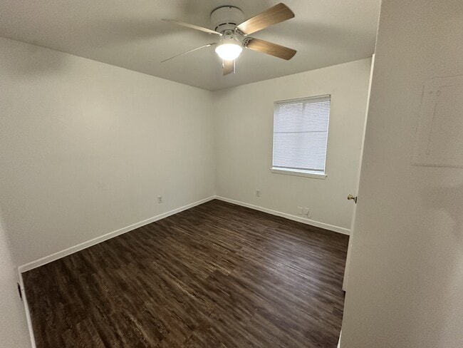 4005 Milton St Unit B