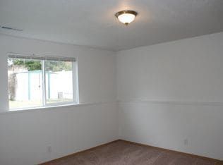 Photo - 4 bed 2 bath multi-level in Central CDA ( new carpet)