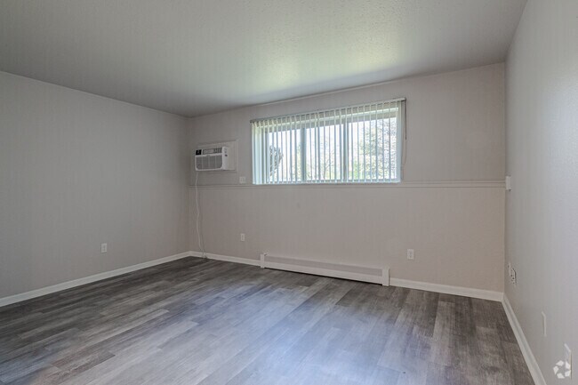 1BR, 1BA - 500SF - Living Room