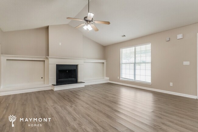 Photo - 1001 Adie Cove House