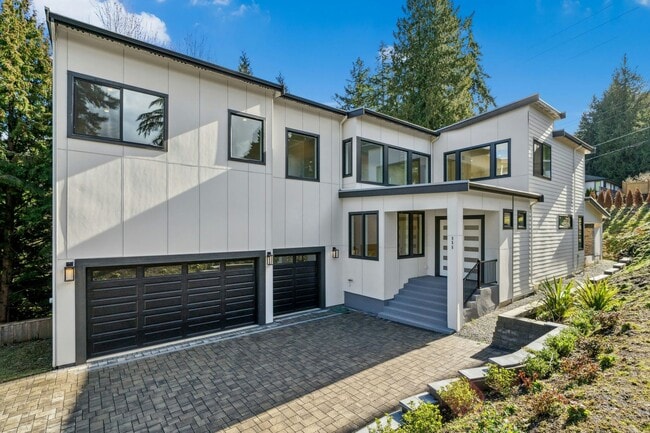 Building Photo - 5Bd/4.5Ba Bellevue House