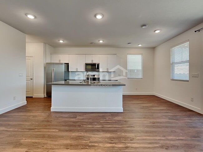 Photo - 10014 Spire St