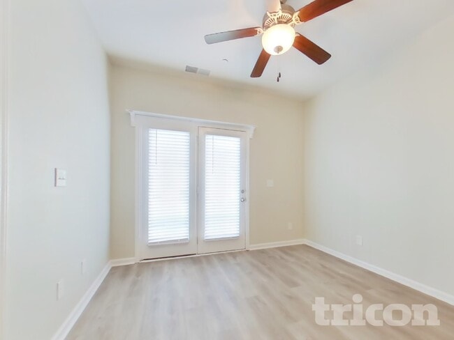 Photo - 404 Riverwood Ct