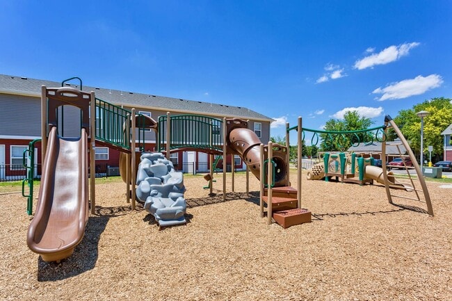 Chariot Pointe Apartments