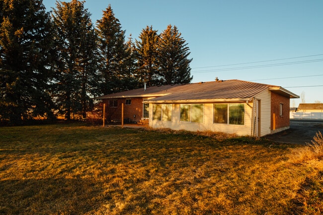 Photo - 284 N 45th E