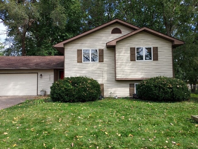 Building Photo - Nice 4 Bedroom 2 Bathroom house in Hudson