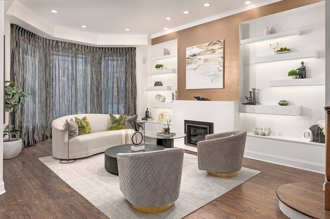 Photo - 32 E Bellevue Plz