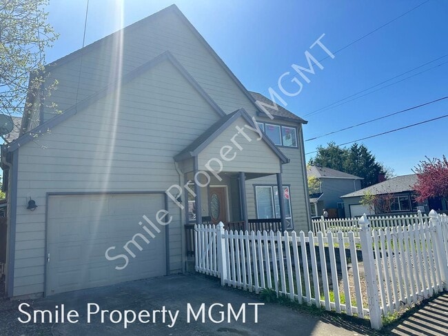 Building Photo - A beautiful 2-story townhouse attached with a single car garage!
