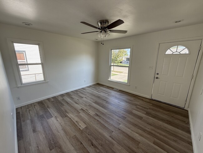 Photo - 27843 O'Neil St