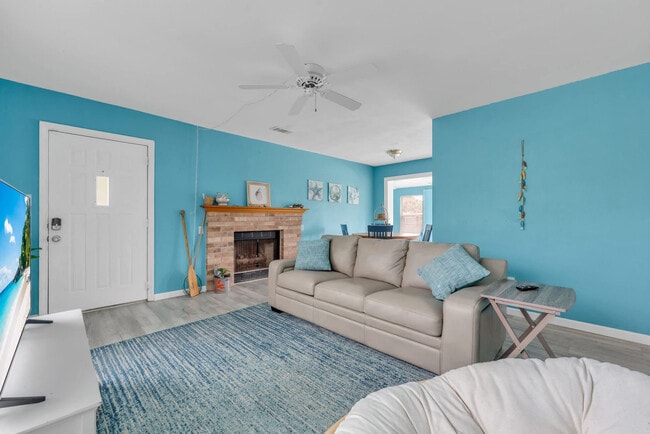 Photo - 4 Adkinson Dr Unit SI ID1585621P