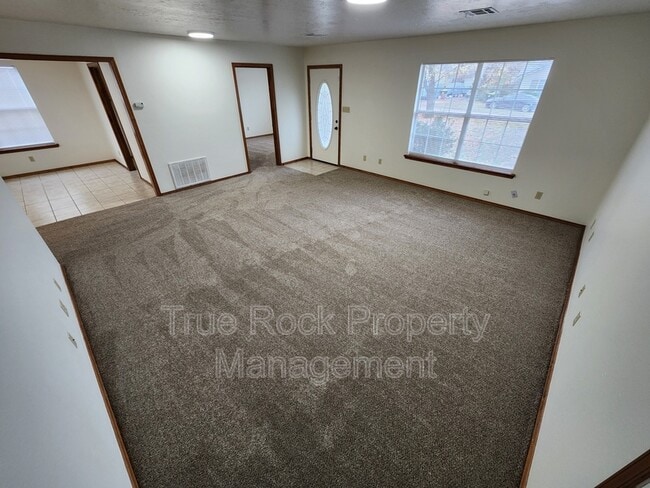 Photo - 628 W 22nd St