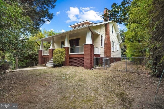 Building Photo - 2417 Washington Blvd Rental