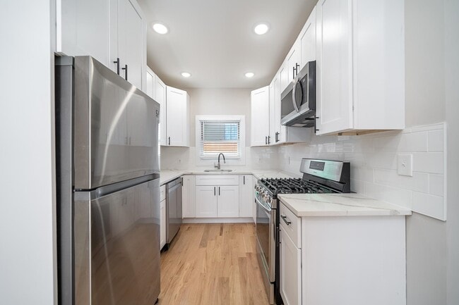 Photo - 78 Hutton St Unit 2