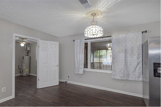 Photo - 4527 Fairview Dr