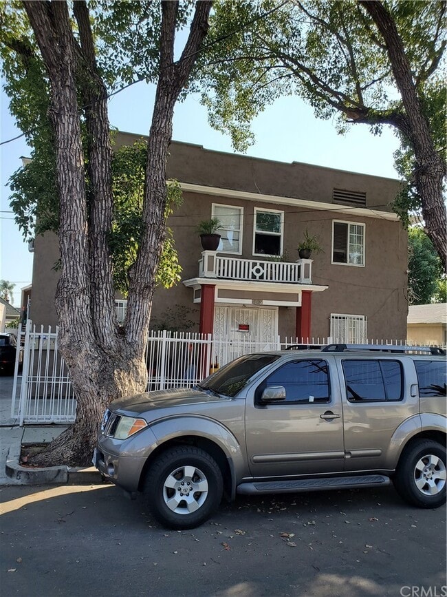 Photo - 166 E 36th St Condo