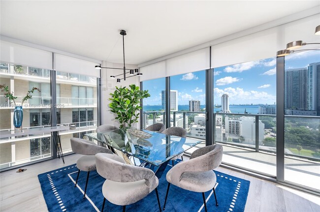 Photo - 121 NE 34th St Unidad 1408 Rental