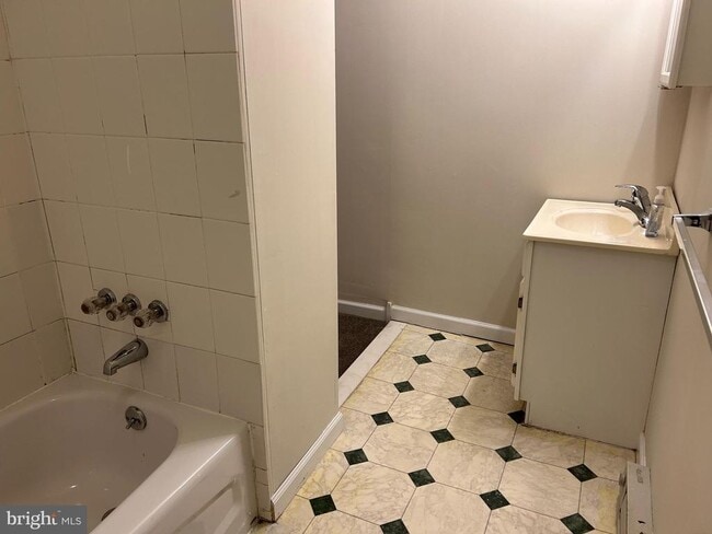 Photo - 206 Courtland St