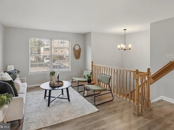 sala de estar en la planta superior - 5005 Apache St