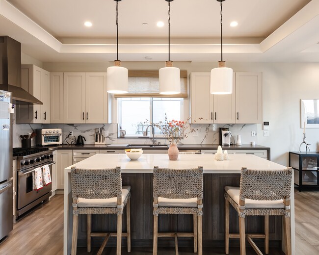 Photo - 1917 Farrell Ave