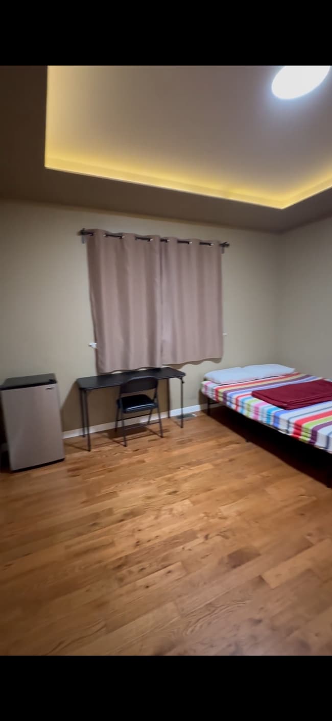 Photo - 1220 S 128th St