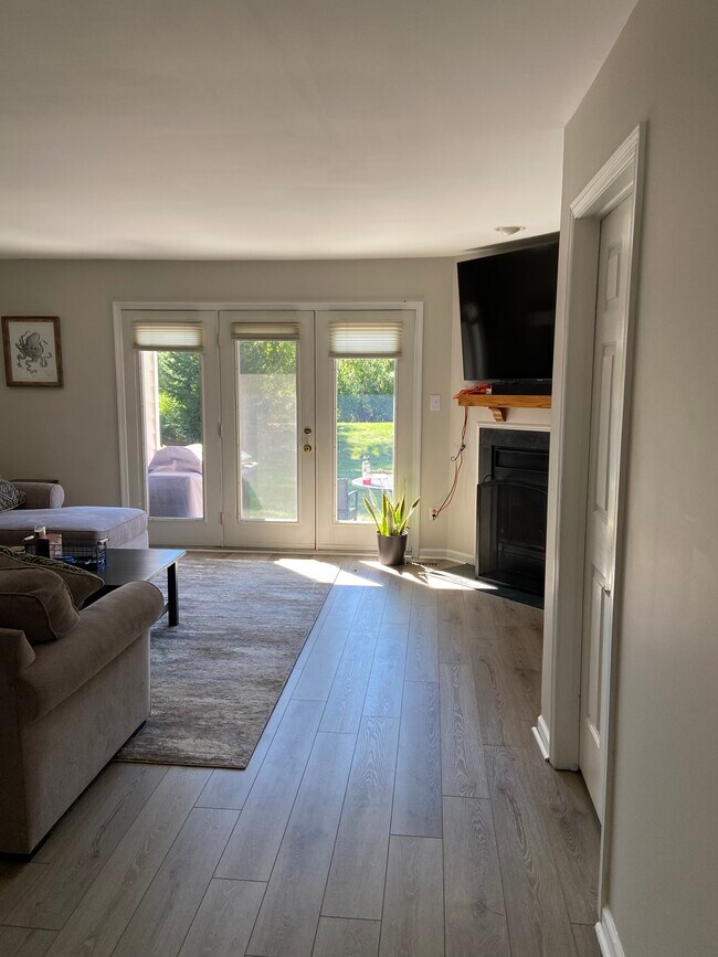 Photo - 502 Meadow Ct