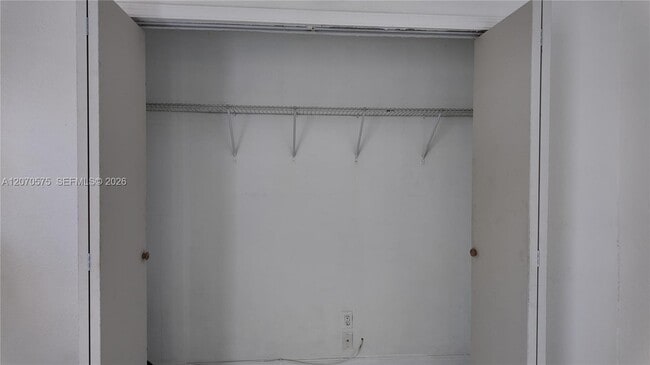Photo - 9815 SW 51st Terrace Unidad 2