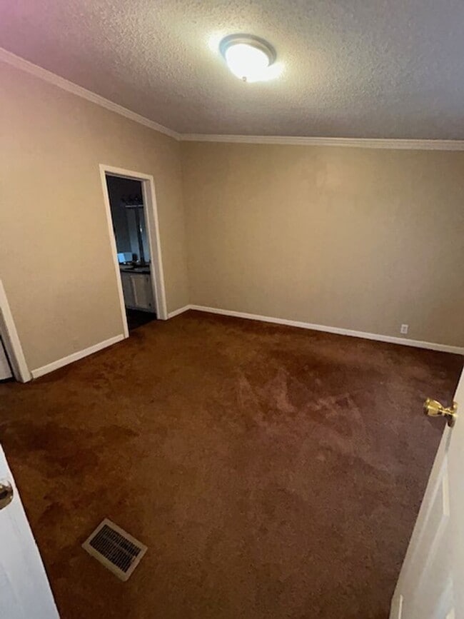 Photo - 3-bedroom, 2-bath mobile home