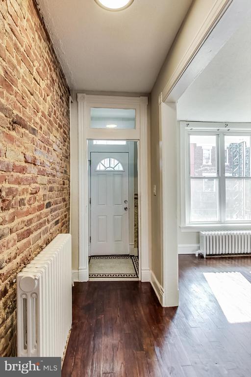 Building Photo - 621 Harvard St NW Rental