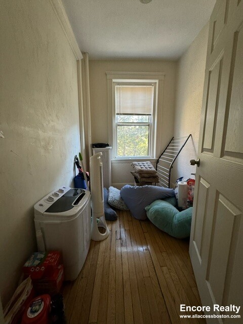 Building Photo - 12 Alton Pl Unit 2