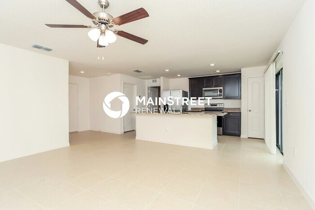 Photo - 4 Bedroom Pet-Friendly Home in Leesburg, FL with Main Street Renewal
