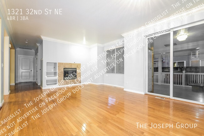 Photo - 1321 32nd St NE