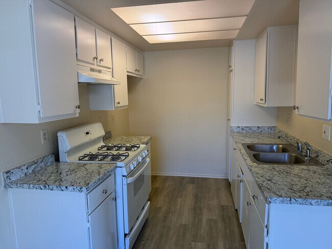 1230 Hull Pl Unit 1