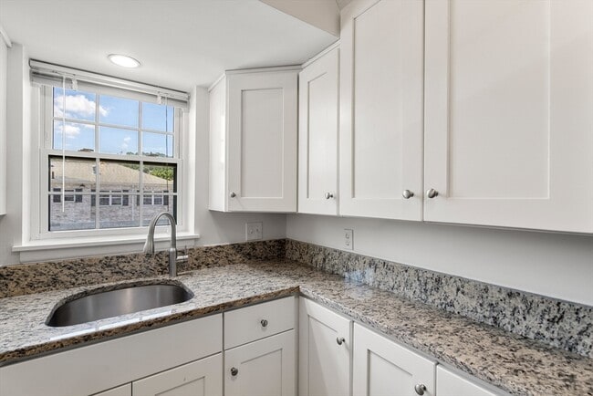 Photo - 10 Lake Shore Ct Unit 3