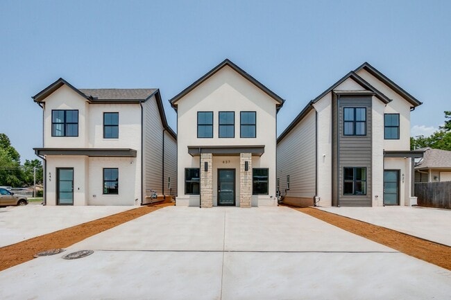 Building Photo - Urban living in Edmond