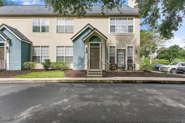 Building Photo - 13703 Richmond Park Dr N