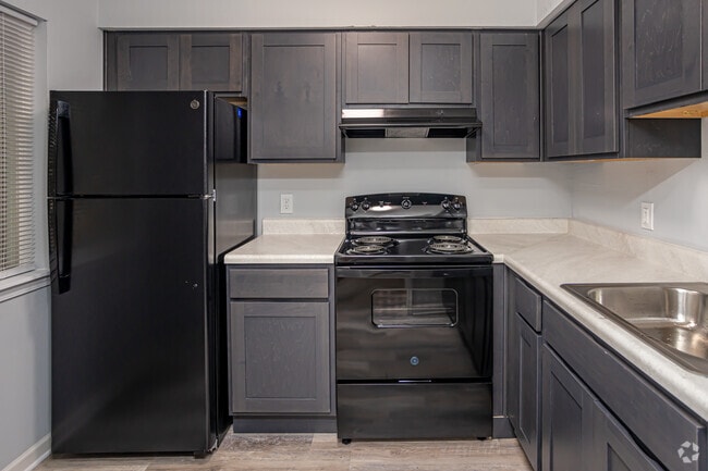 2BR, 1.5BA - 1,000SF