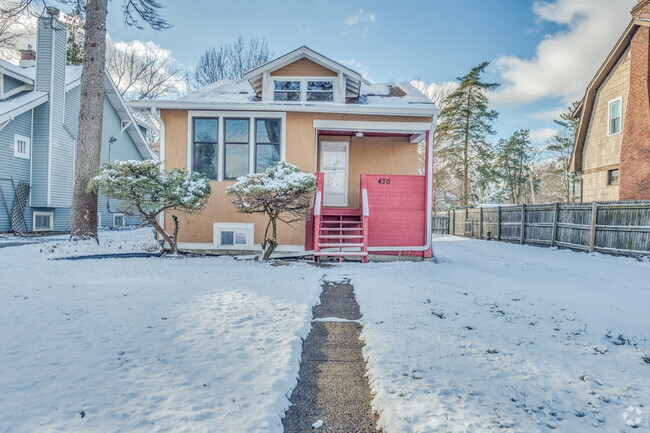 Building Photo - 430 S Monterey Ave Rental