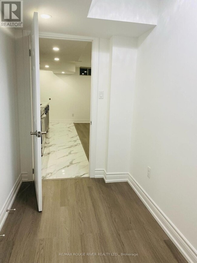 Photo - 8 Wimbledon Ct