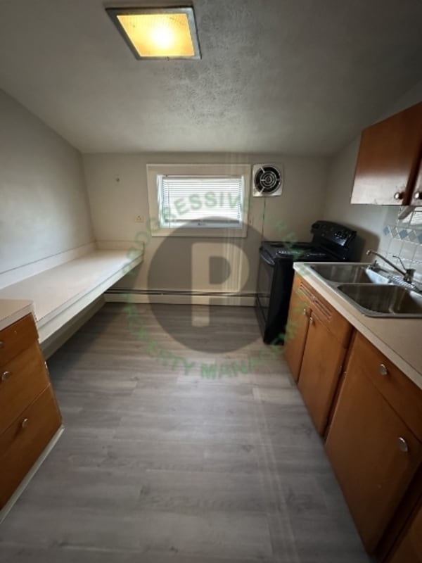 Photo - 14724 Clifton Blvd