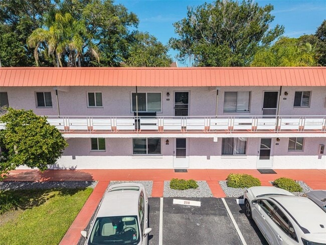 Building Photo - 1100 Martinique Dr Unit 106