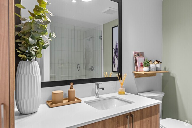 1BR, 1BA - 788SF - Bathroom - Remi On The River