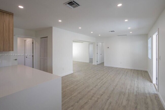 Hope Street, Hollywood, FL 33024 - 4 BR 2 BA Single-Family Home