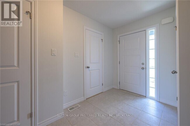 Photo - 341 Kennington Way