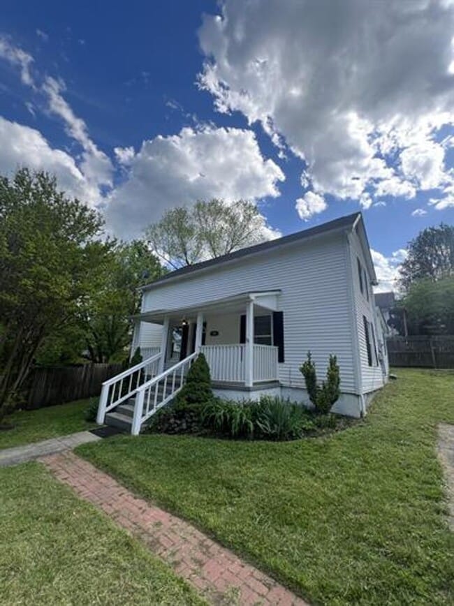 Photo - 700 W 3rd Ave