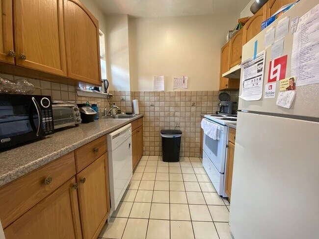 Photo - 52 Gainsborough St Apartment Unit 2
