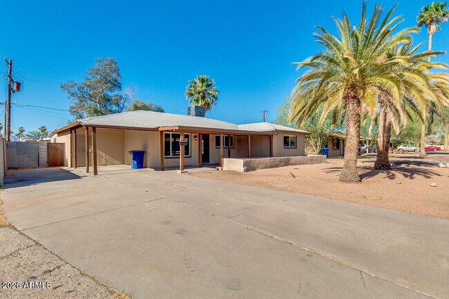 Photo - 1320 W 6th St