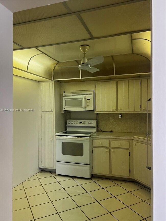 Photo - 2750 NE 183rd St Unit 807