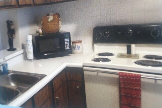 Photo - Castleton Gardens