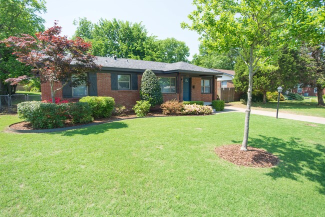 Photo - 6010 E 18th St