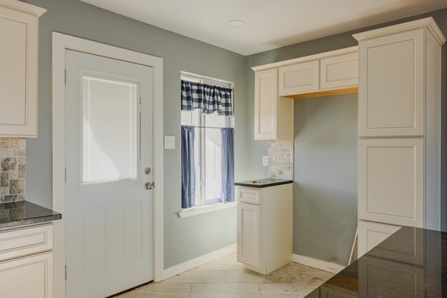 Photo - 1202 E 42nd St